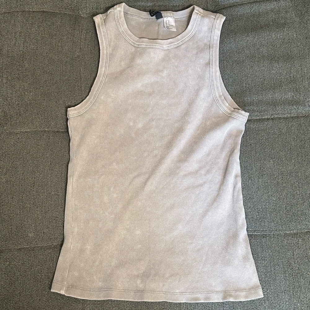 Sleeveless Ribbed Tank Top - Gray